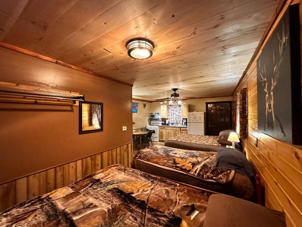 Best Bear Lodge & Campground Irons Buitenkant foto