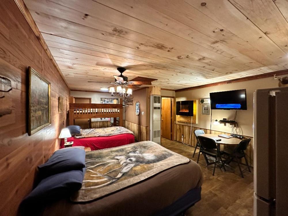 Best Bear Lodge & Campground Irons Buitenkant foto