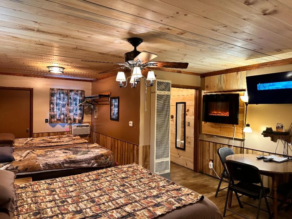 Best Bear Lodge & Campground Irons Buitenkant foto