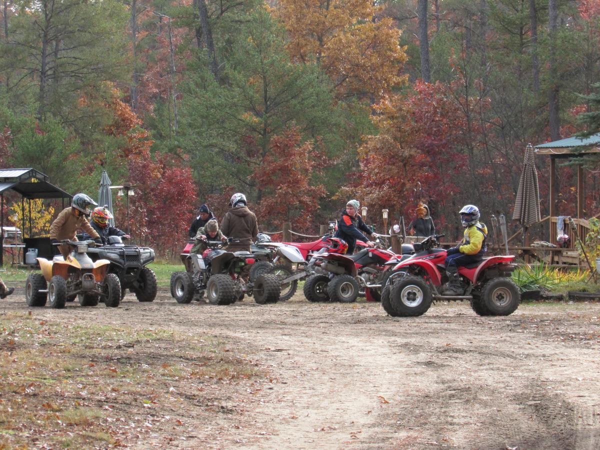 Best Bear Lodge & Campground Irons Buitenkant foto