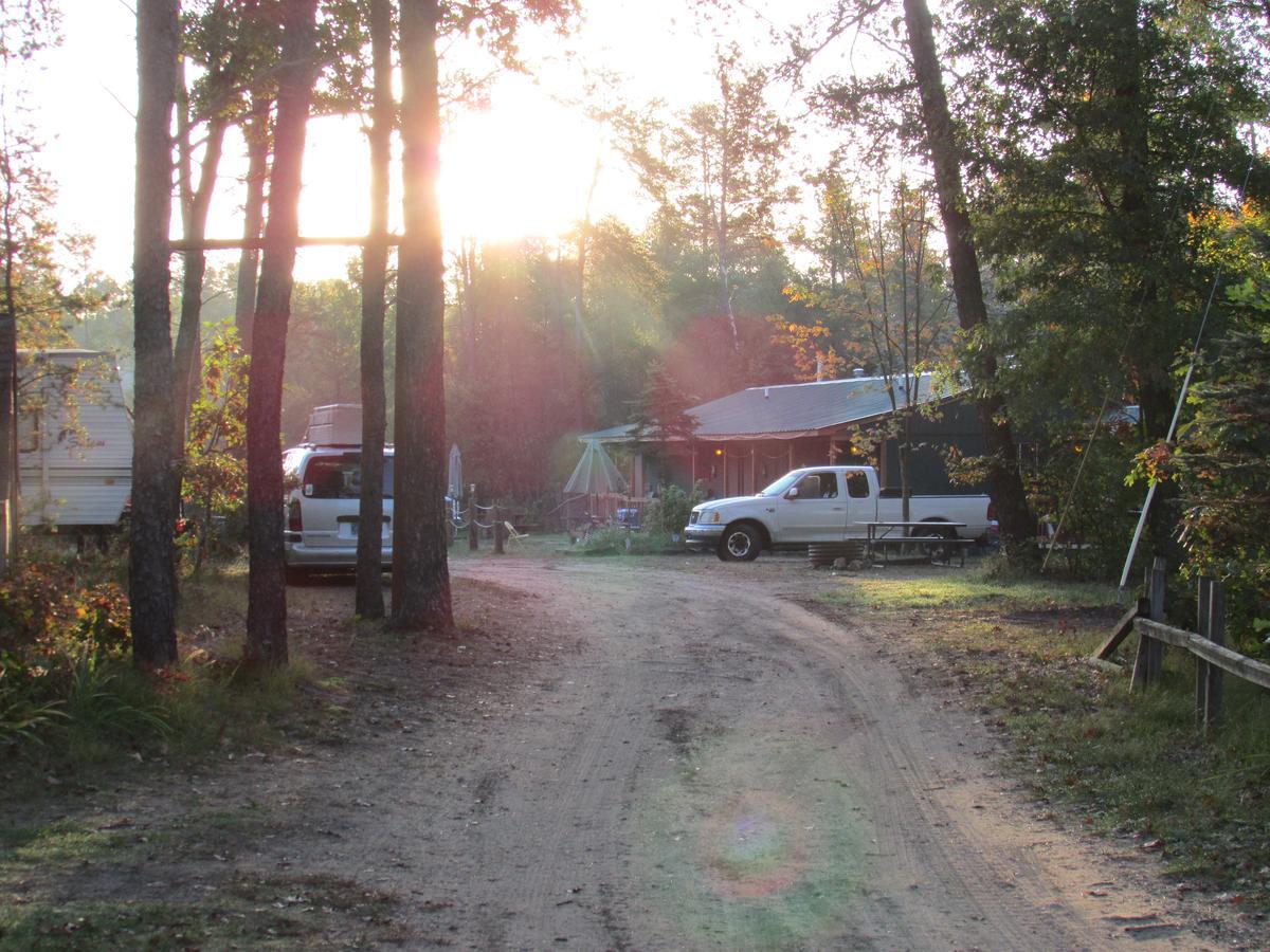 Best Bear Lodge & Campground Irons Buitenkant foto