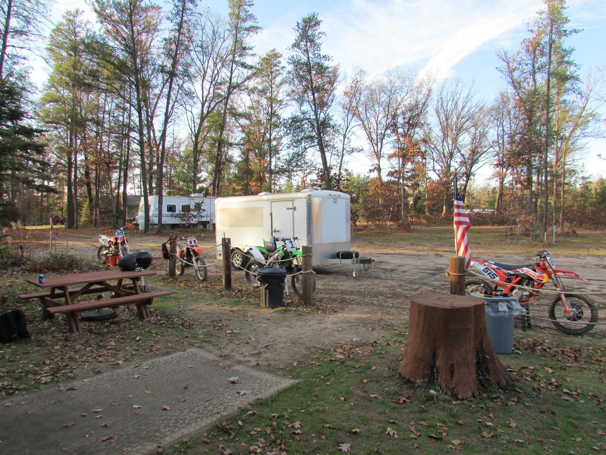 Best Bear Lodge & Campground Irons Buitenkant foto