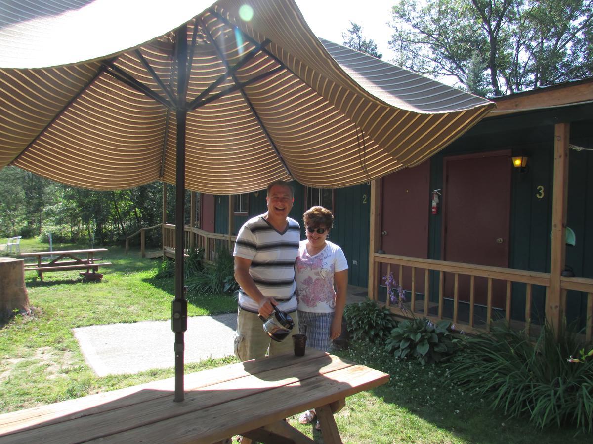 Best Bear Lodge & Campground Irons Buitenkant foto