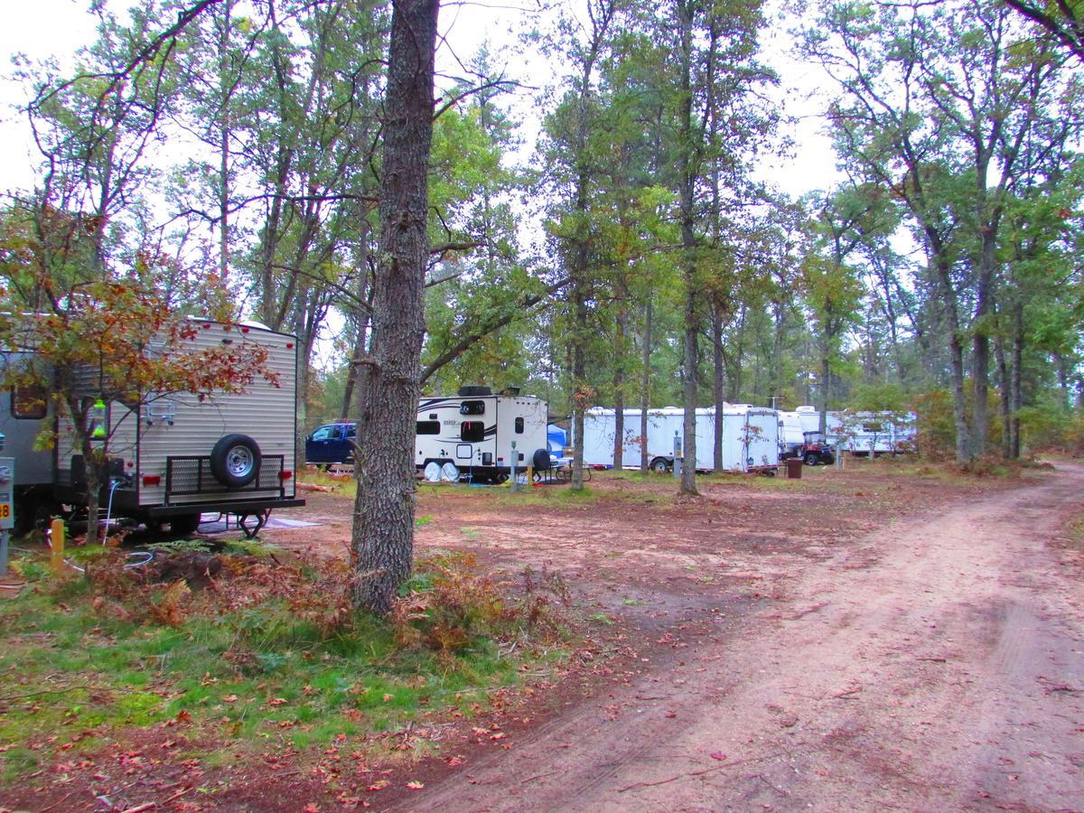 Best Bear Lodge & Campground Irons Buitenkant foto