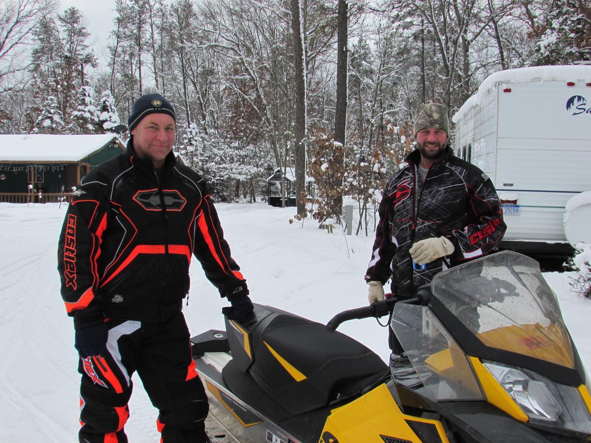 Best Bear Lodge & Campground Irons Buitenkant foto
